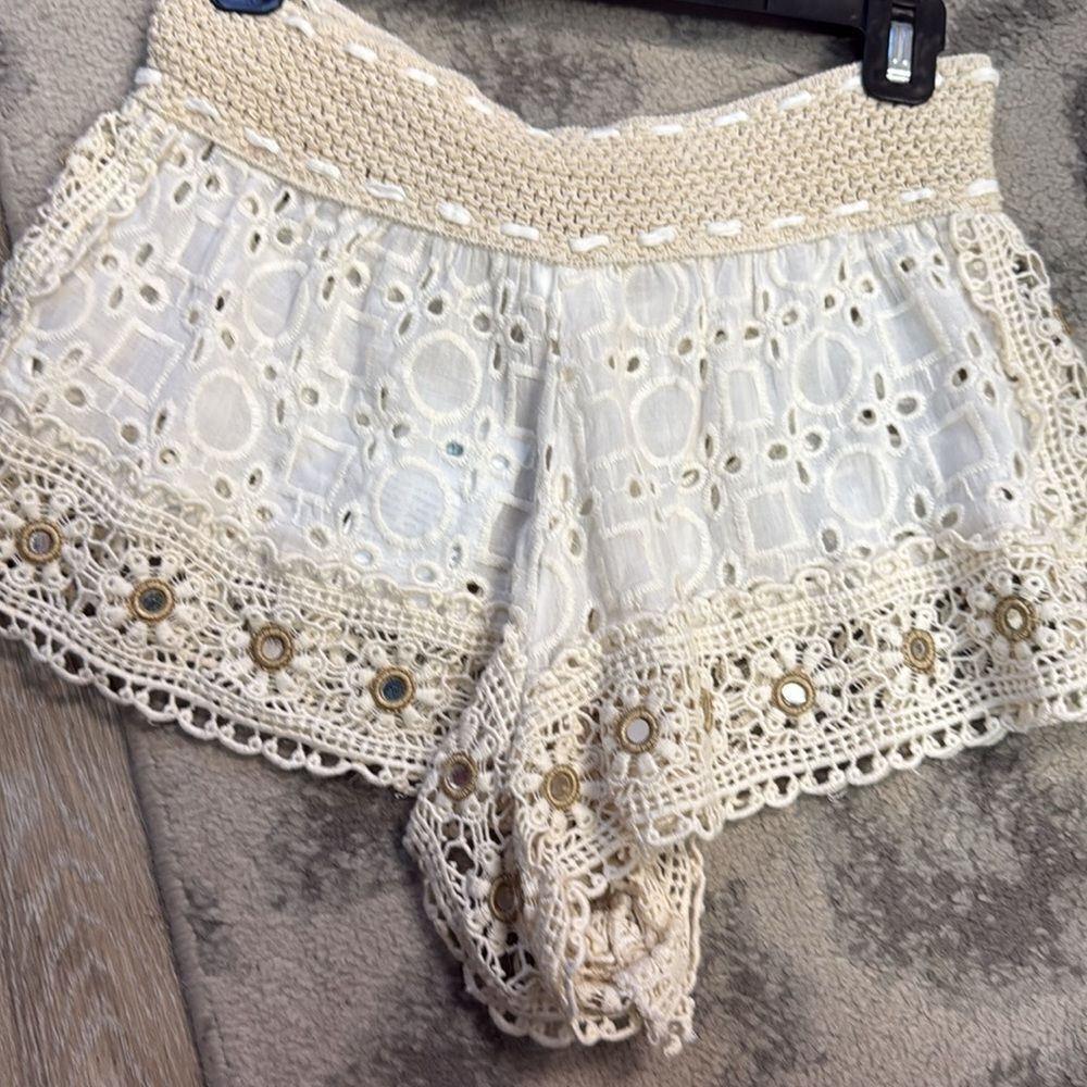 GUADALUPE Beautiful Cover Up Beach Shorts - Size Medium - Picture 4 of 4
